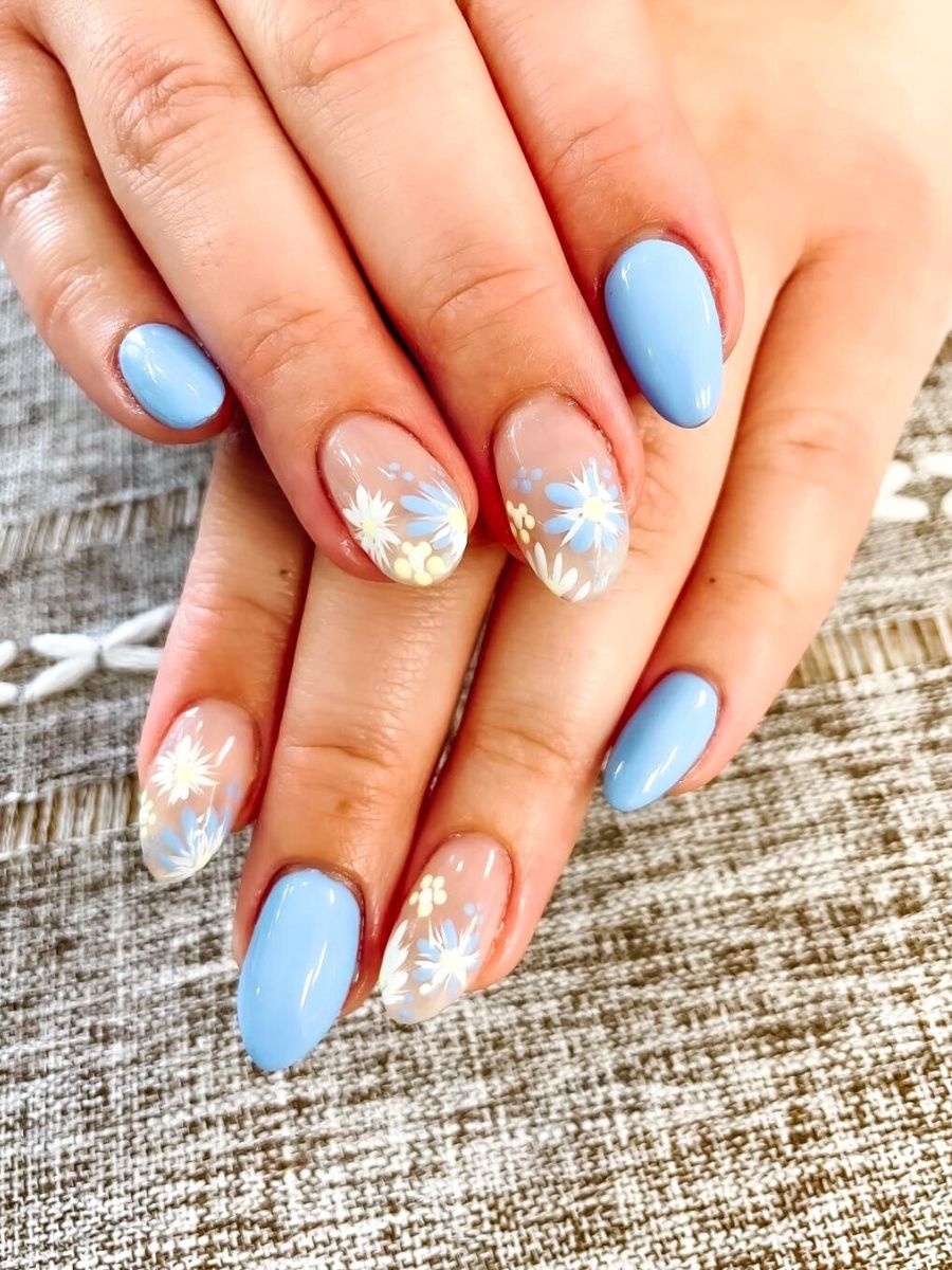 10 Floral Nail Art Designs To Try For Stunning Nails 10 Floral Nail Art Designs To Try For Stunning Nails