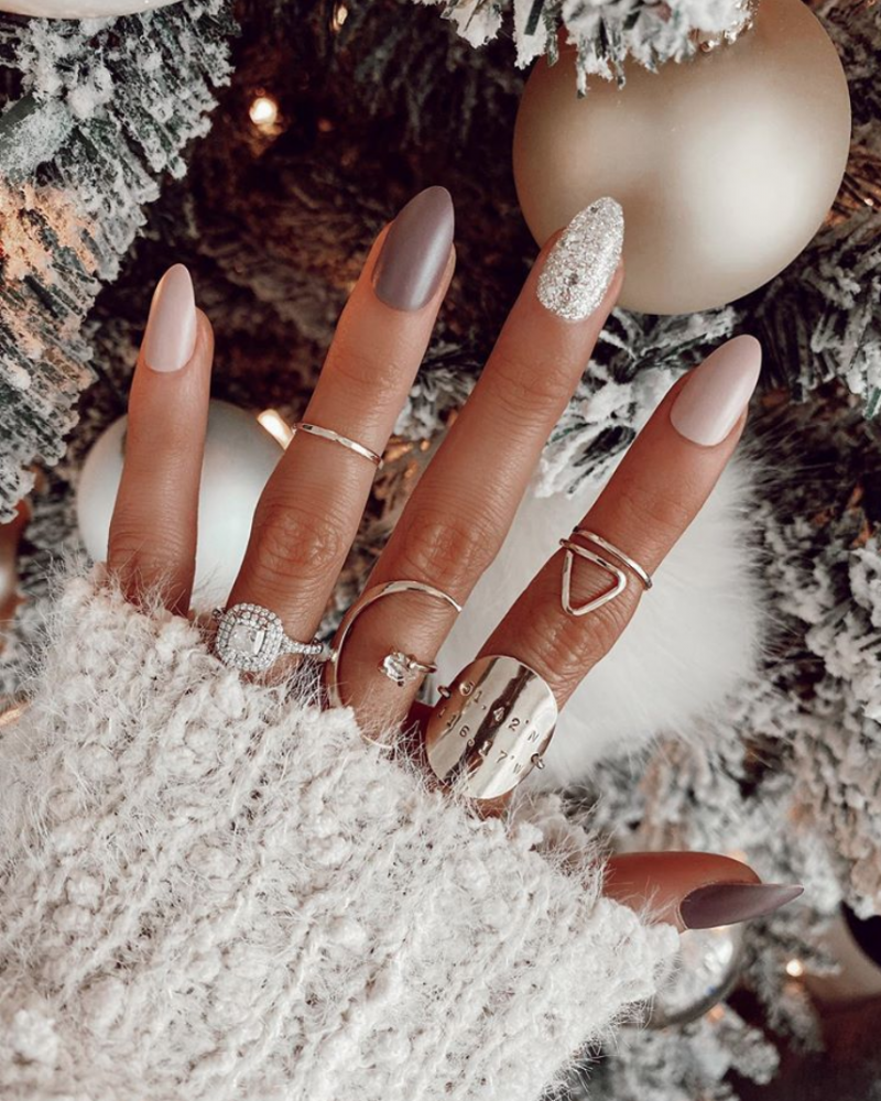 15 Delightful Holiday Nail Designs Wonder Forest