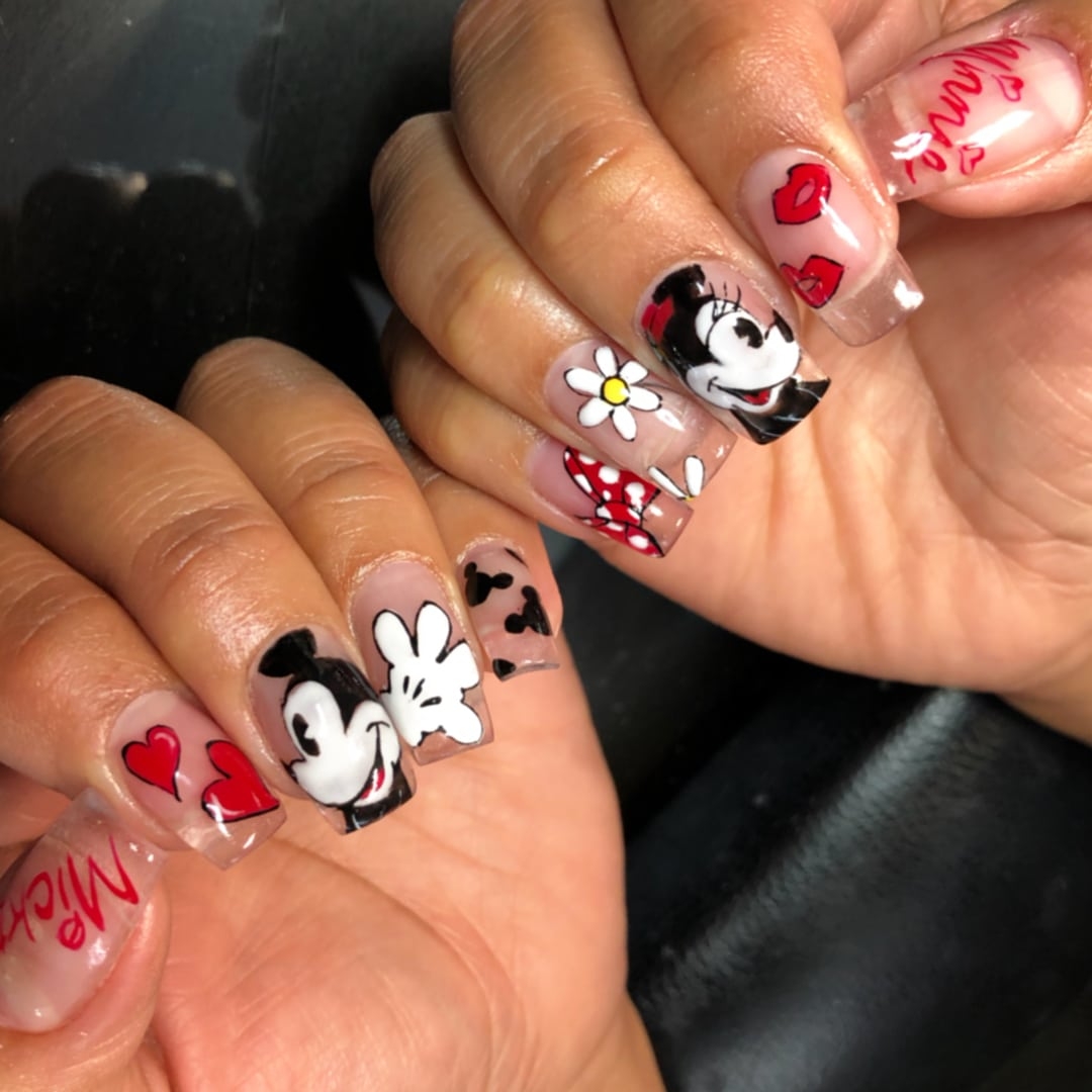 15 Mickey Minnie Mouse Nail Ideas For A Magical Manicure Scratch