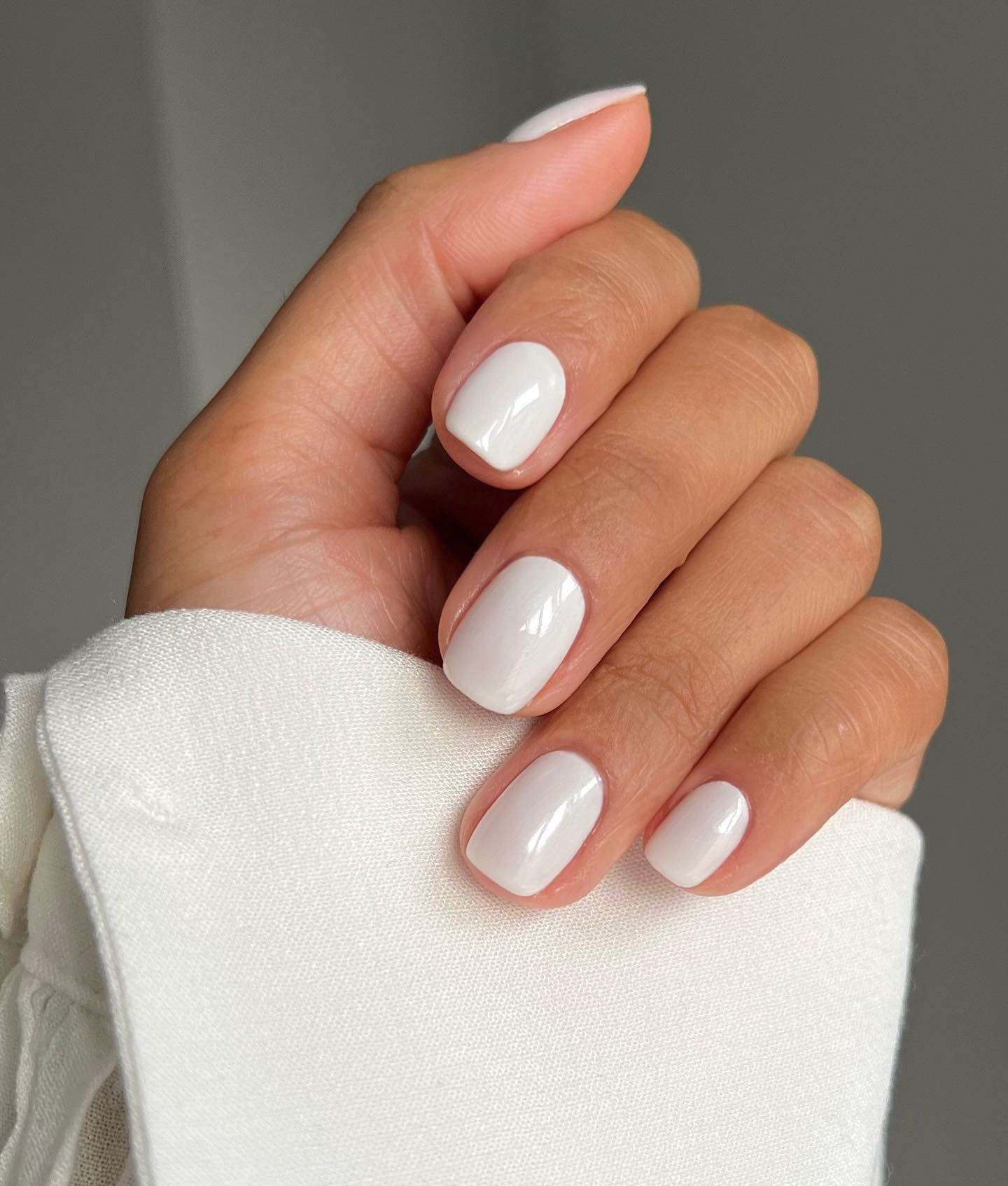 white nail inspo
