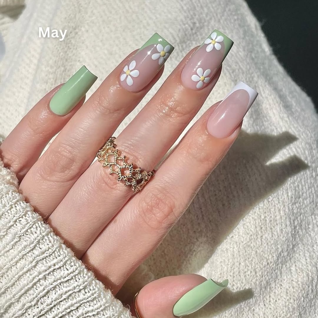 19 Short Coffin Nail Ideas That Bring Elegance And Edge To Your Manicure 19 Short Coffin Nail Ideas That Bring Elegance And Edge To Your Manicure