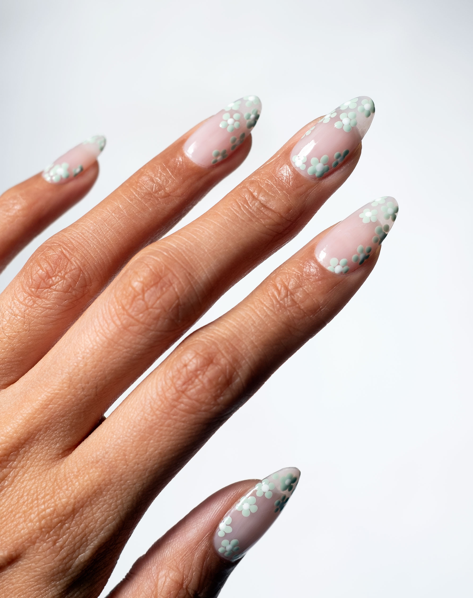 24 Ideas For Prom Nails To Complete Your Look Lulus Fashion Blog