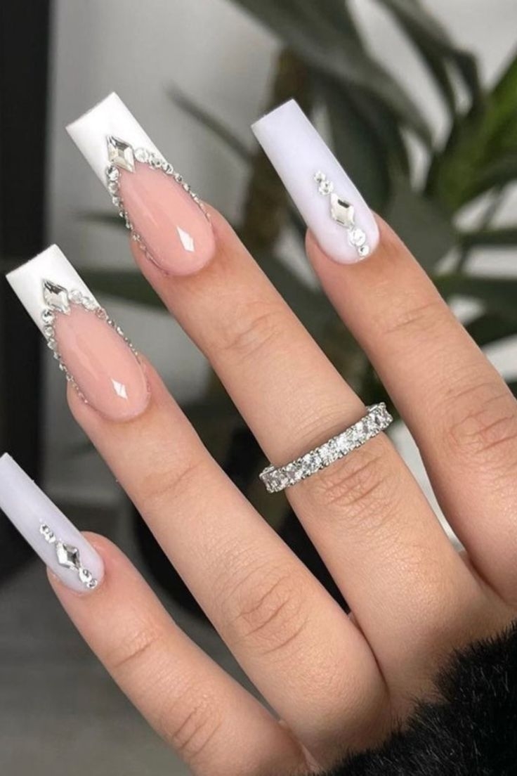 28 Glamorous Rhinestone Nail Designs For A Blingy Manicure