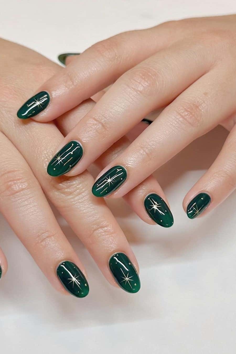 28 Gorgeous Emerald Green Nails You ll Want To Copy 