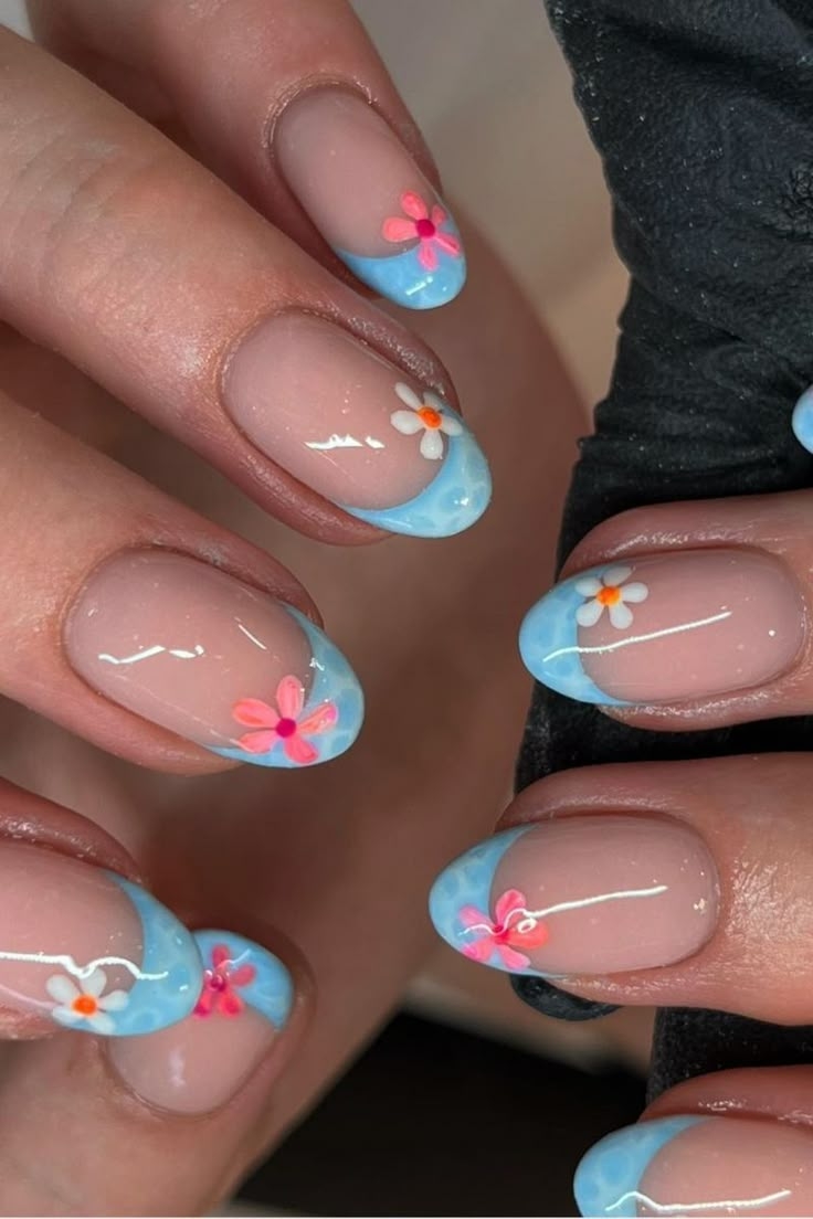 29 Pretty Hawaii Nail Design Ideas To Rock On Your Next Tropical Vacation ItsAllBee Solo Travel Adventure Tips