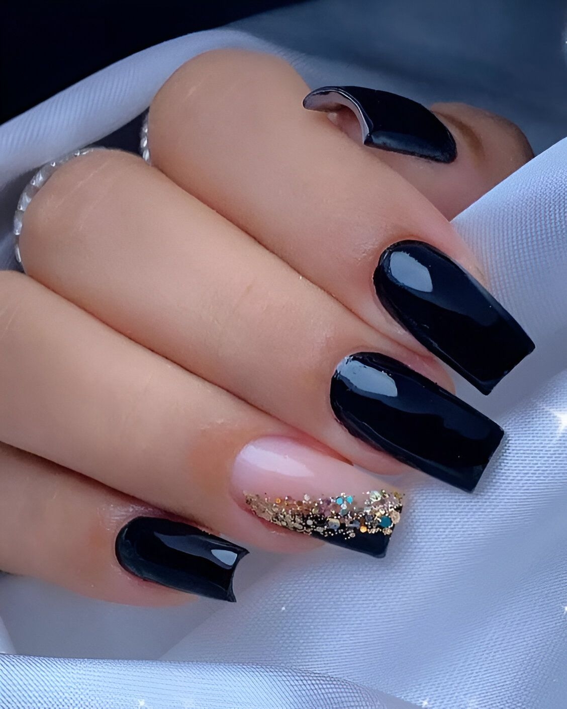 30 Elegant Black Nail Designs For Classy Beauty