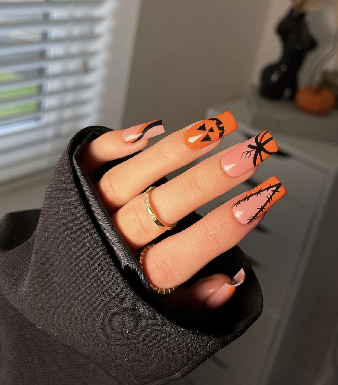 32 Halloween Nail Designs Witchy Vibe In Orange And Black Nailz In Bloom