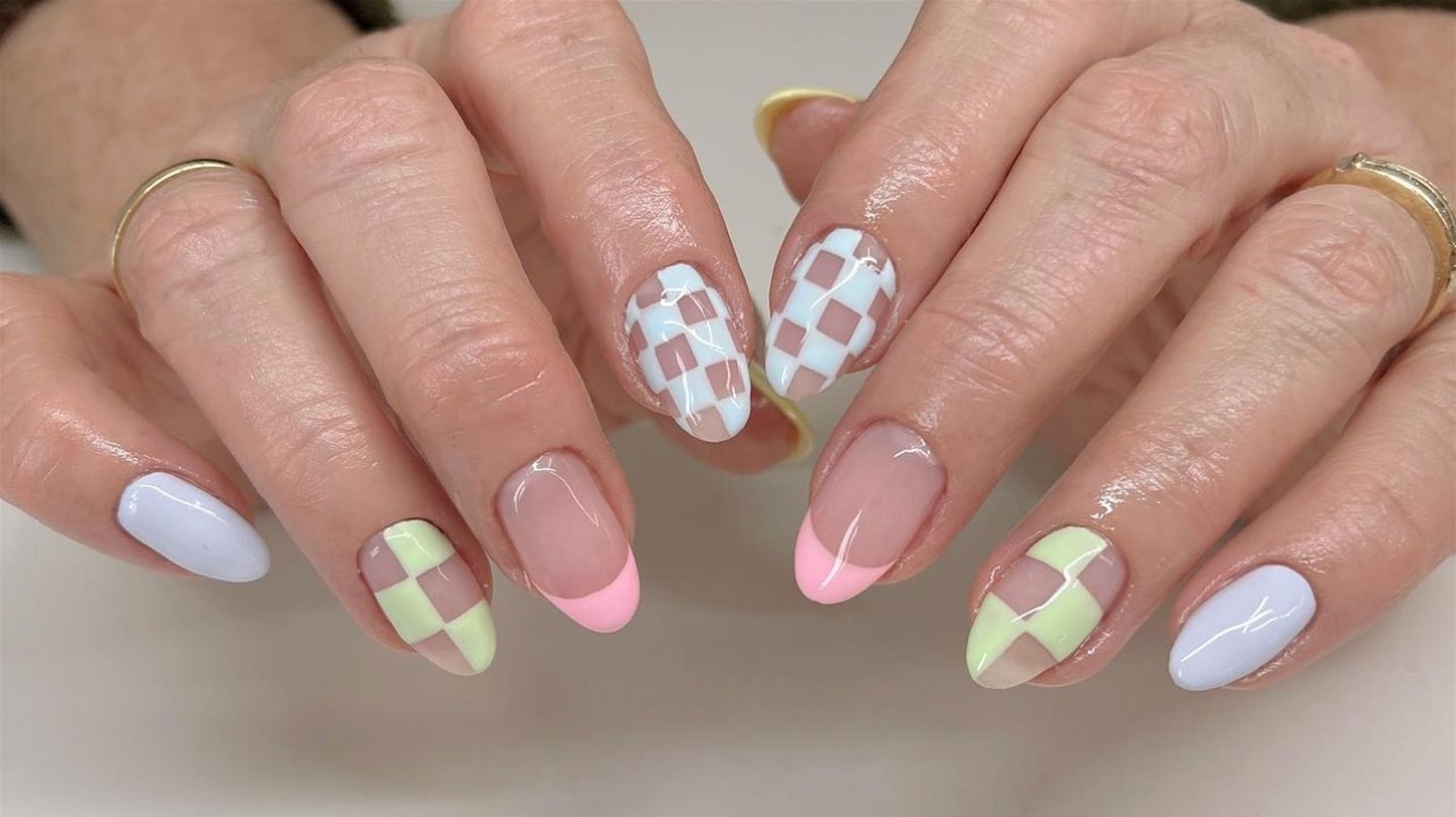 36 Manicures That Will Nail The Checkerboard Trend