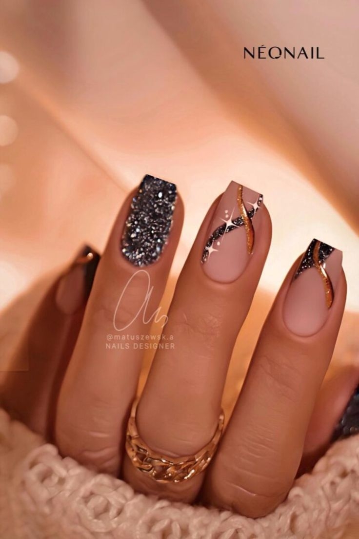 37 Must Try New Years Nails To Ring In 2024