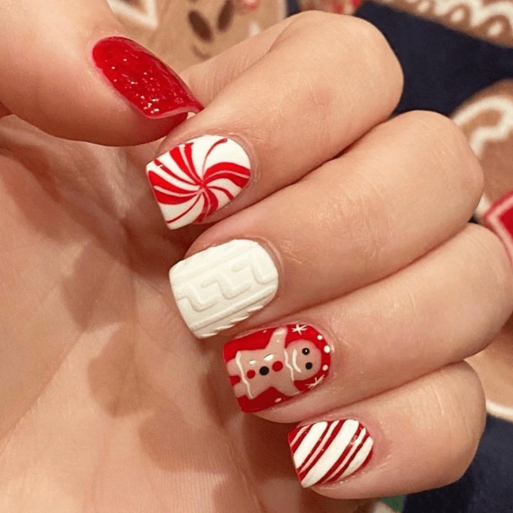 40 Beautiful Christmas Nail Designs On Short Nails
