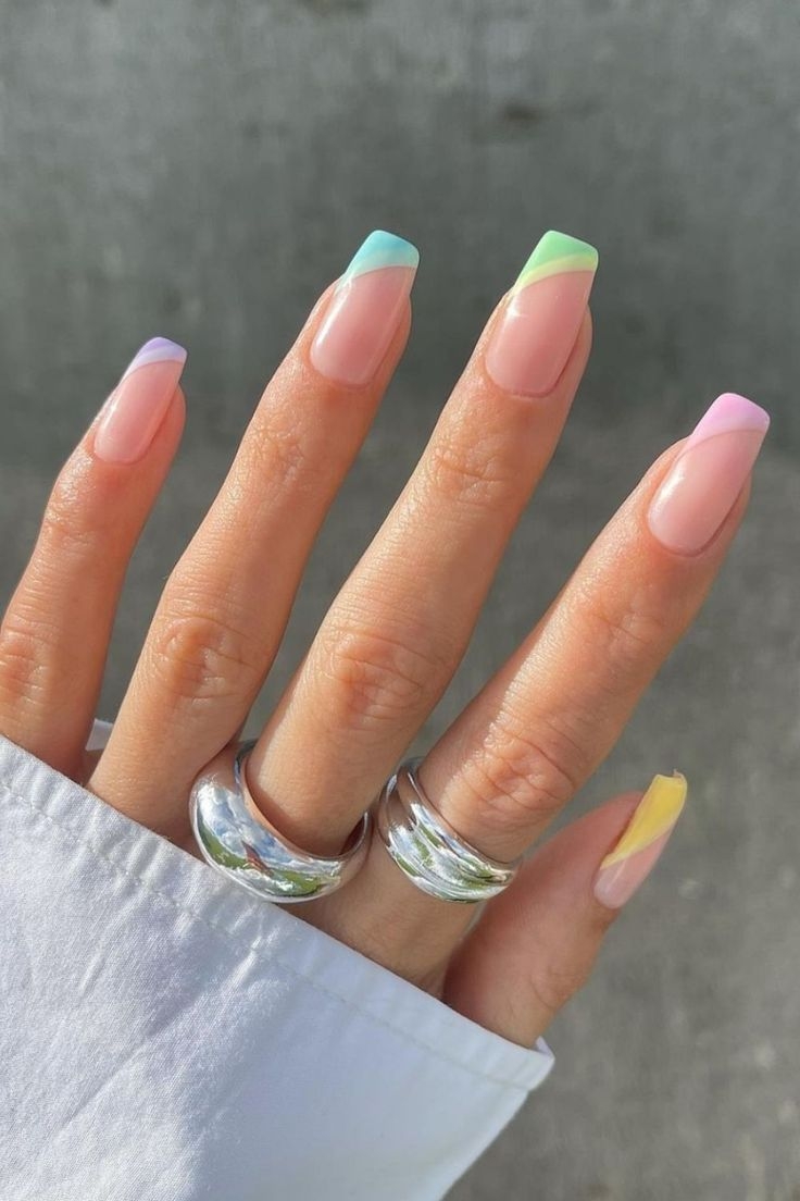 40 Bright Short Coffin Nails Design For Summer Nail Colors 2021 Page 2 Of 7 Manicura De U as U as Estilo Frances Manicure Dise os Faciles