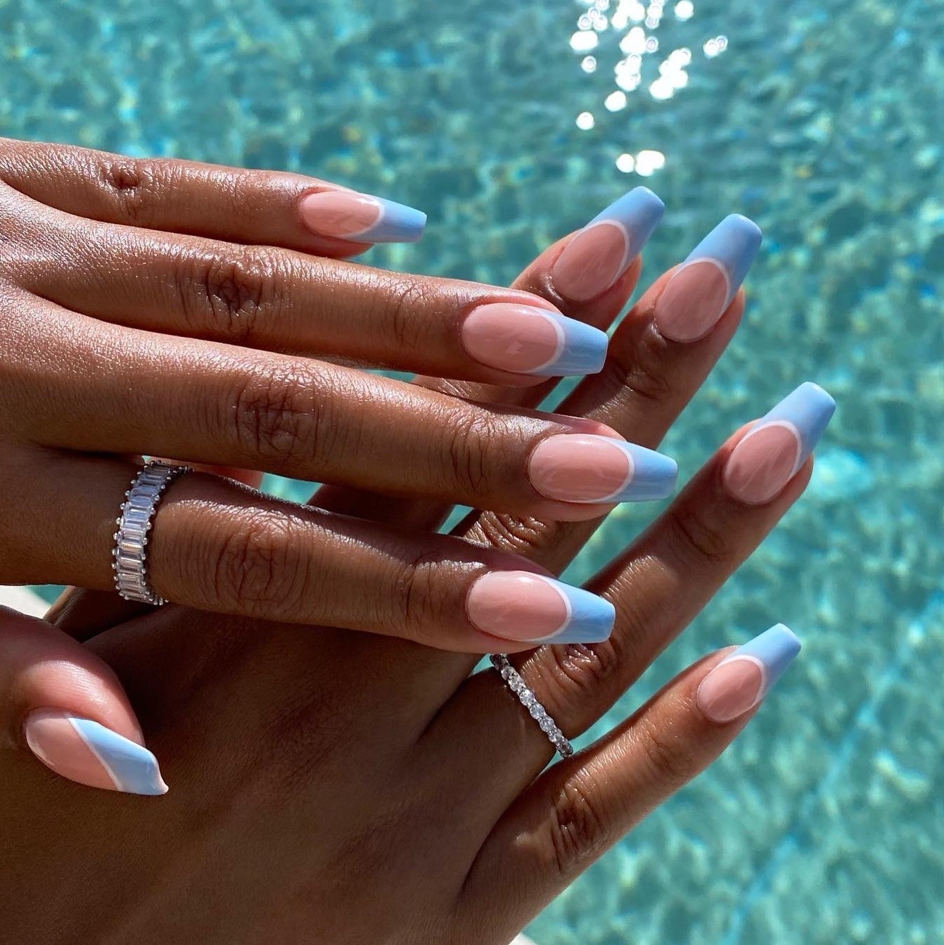 blue and white nail inspo