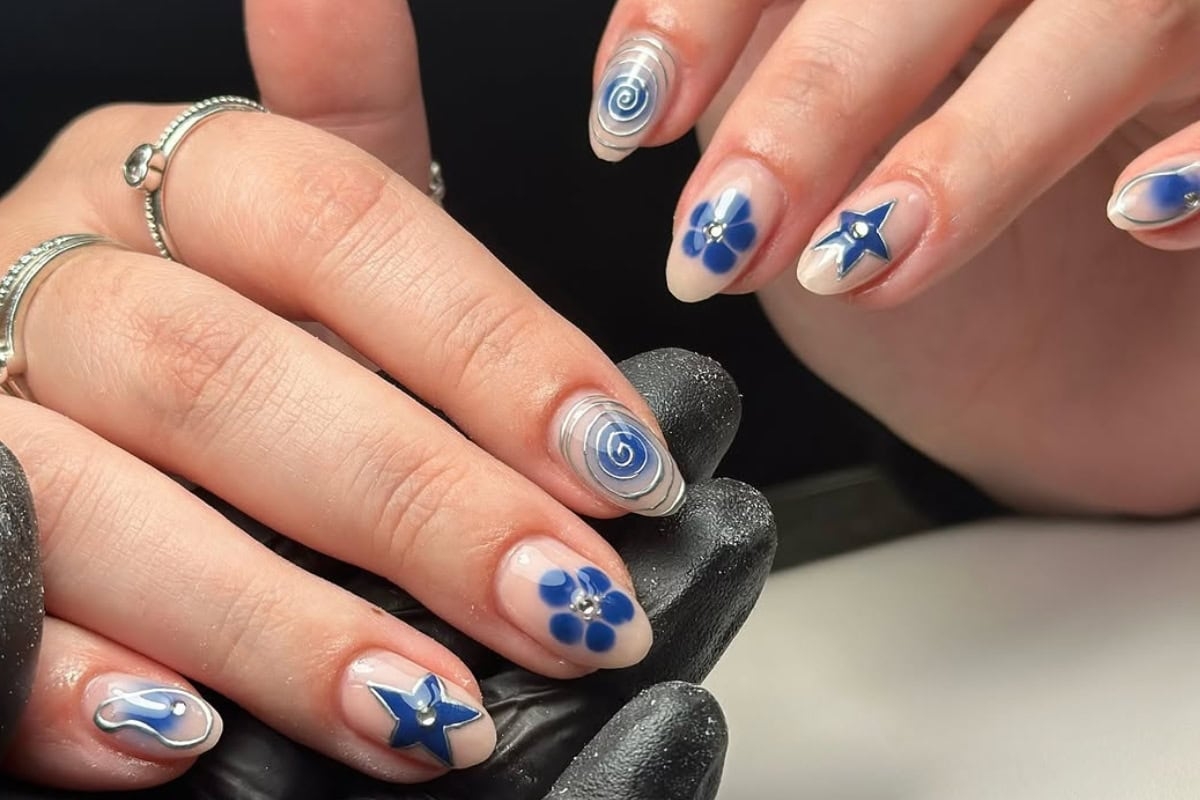 navy blue nail inspo