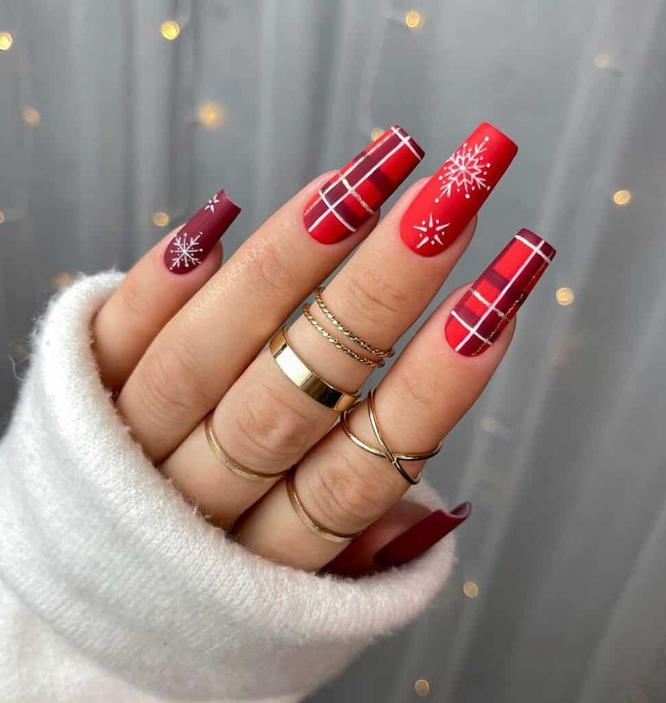 59 Insanely Cute Red Christmas Nail Designs And Red Christmas Nails To Upgrade Your Nail Art With Houna