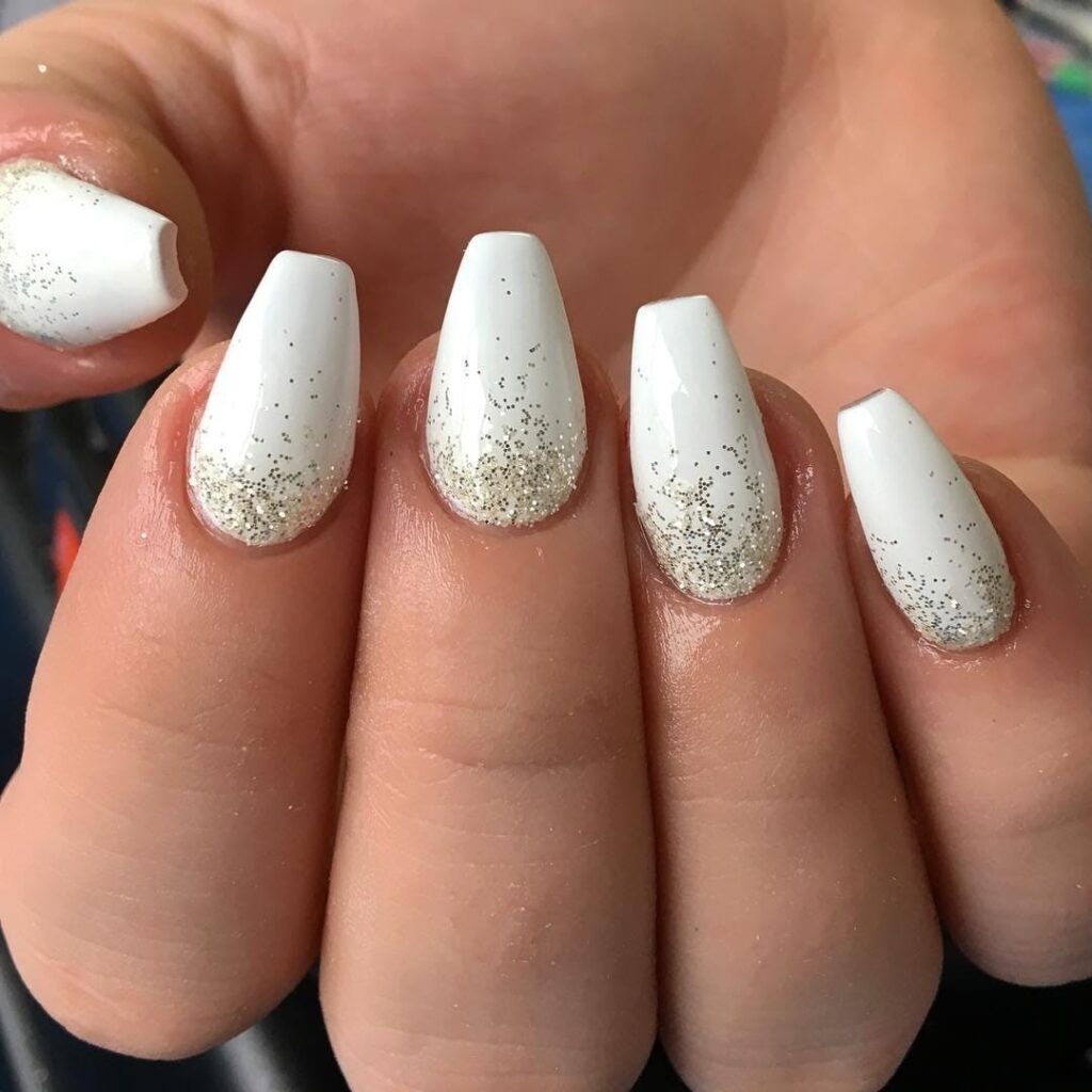 9 Chic White Nails Designs