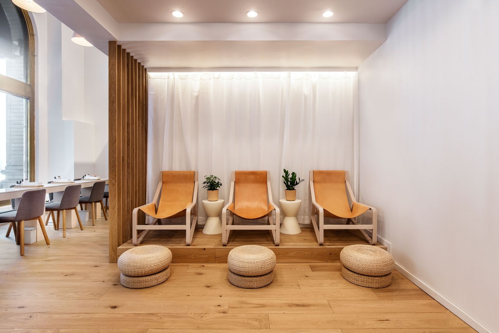 At A New York City Nail Salon Meditation And Manicures Go Hand In Hand Vogue