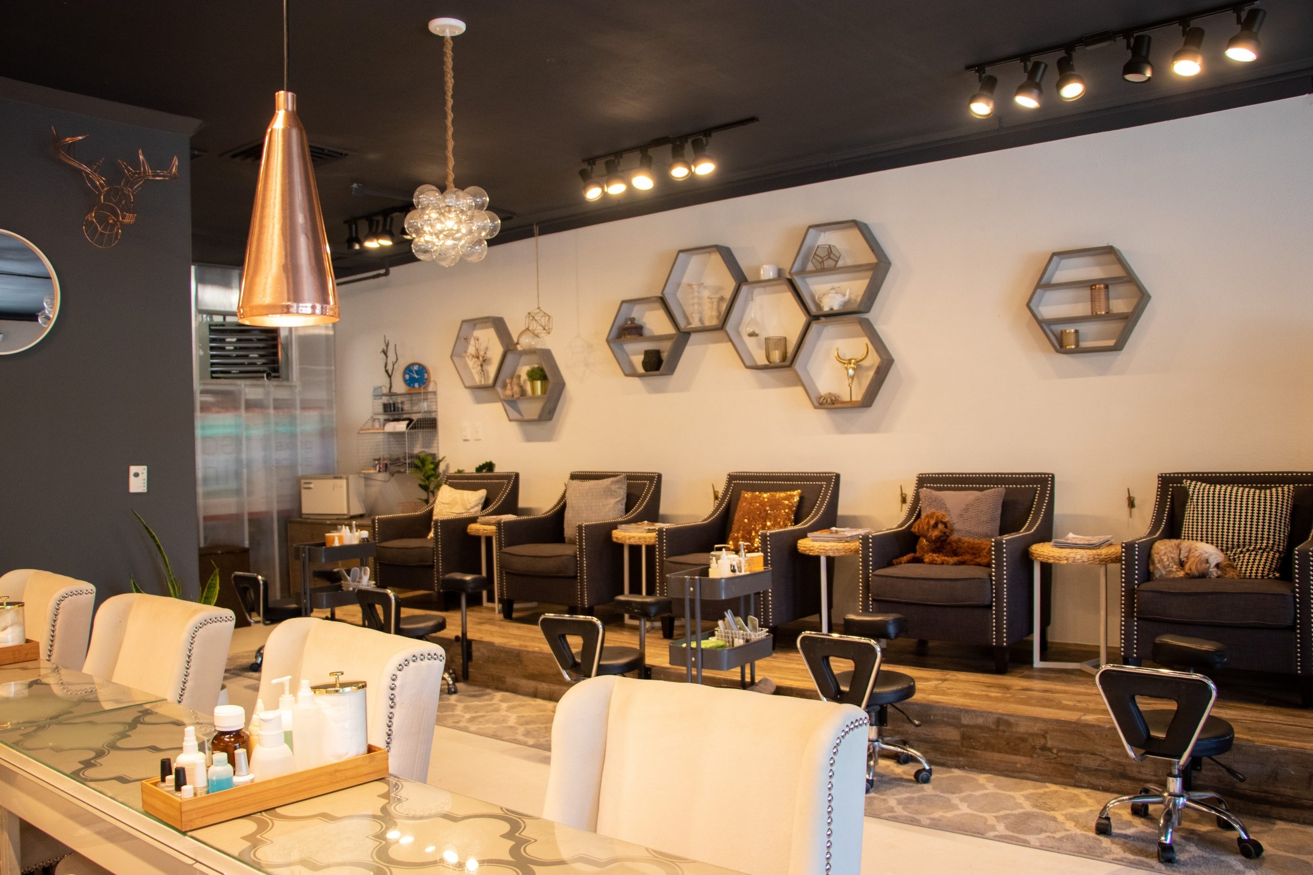  berChic Nail Boutique