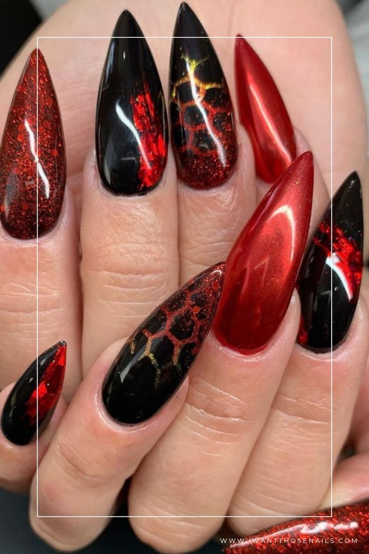 red nails black design