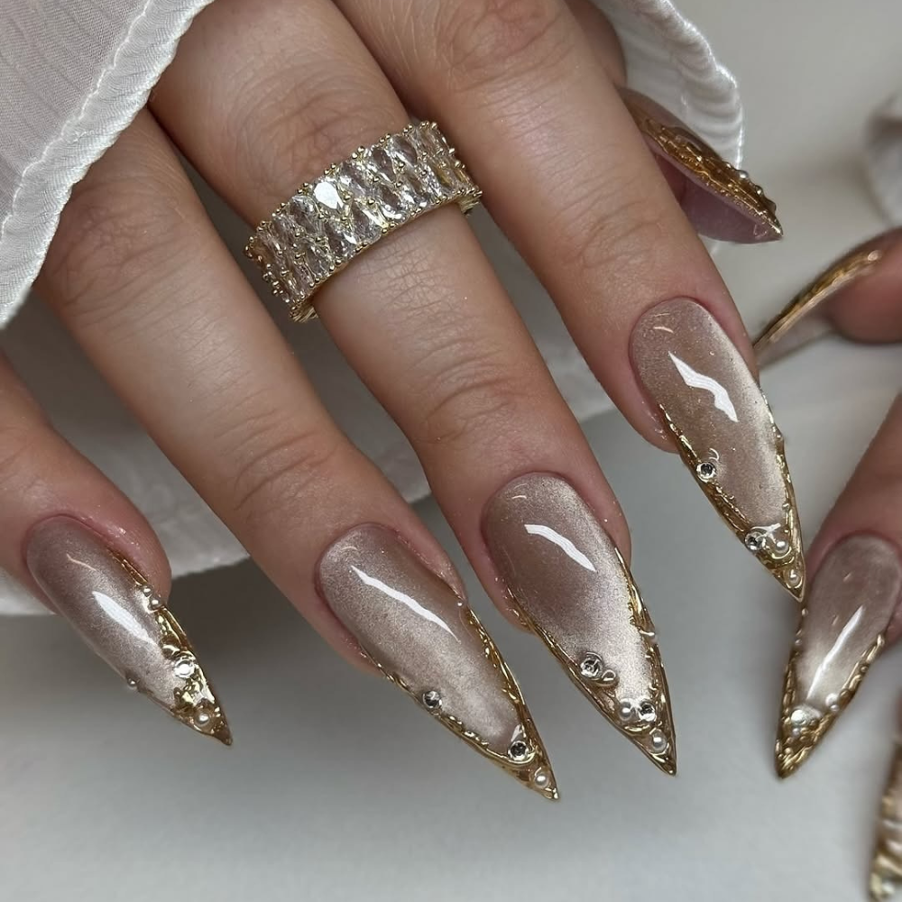 Cat Eye Nails Art The Iconic Nail Design Taking Over Manicures