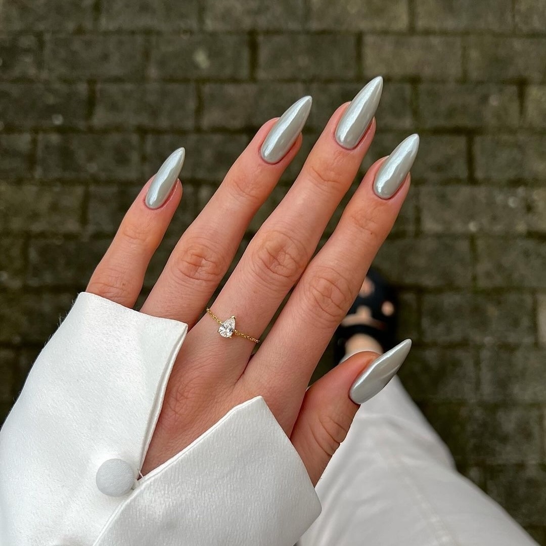 Chrome Nails 41 Stunning Designs Ideas To Try In 2025