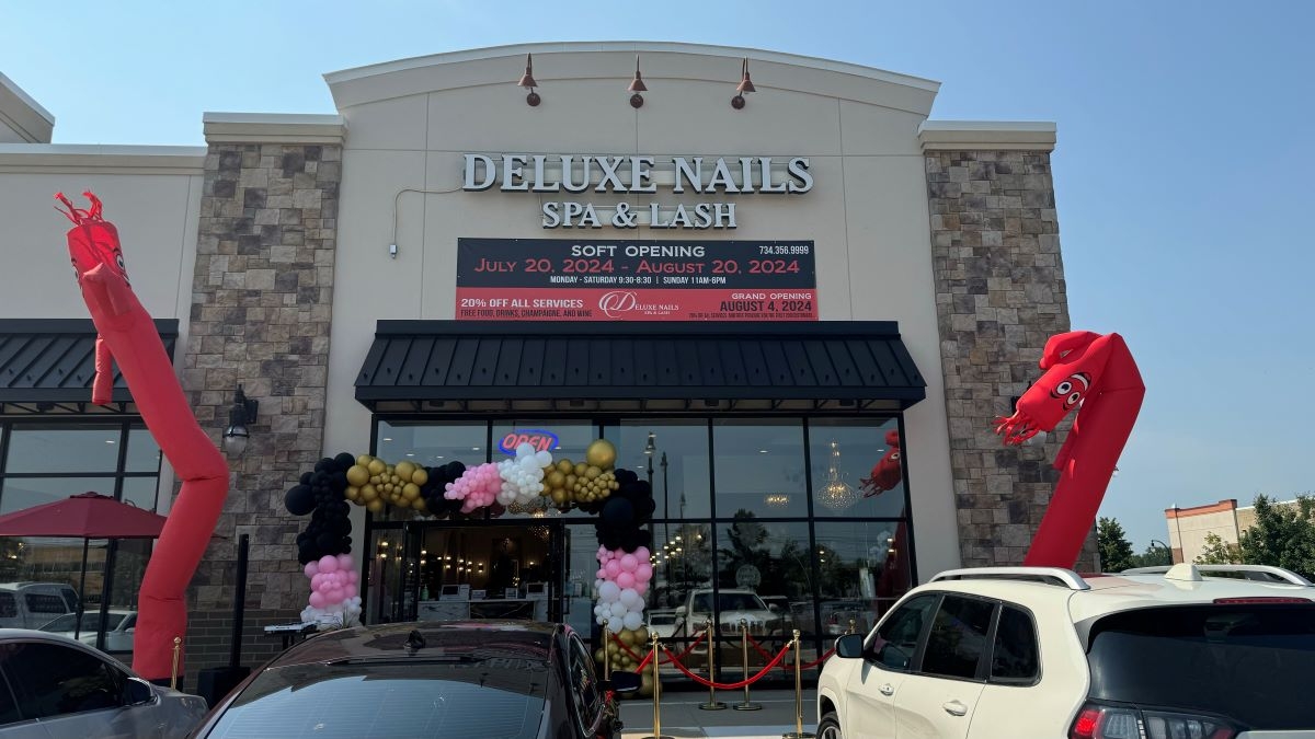 Deluxe Nail Salon & Spa