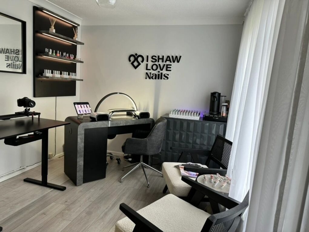 Home Nail Salon