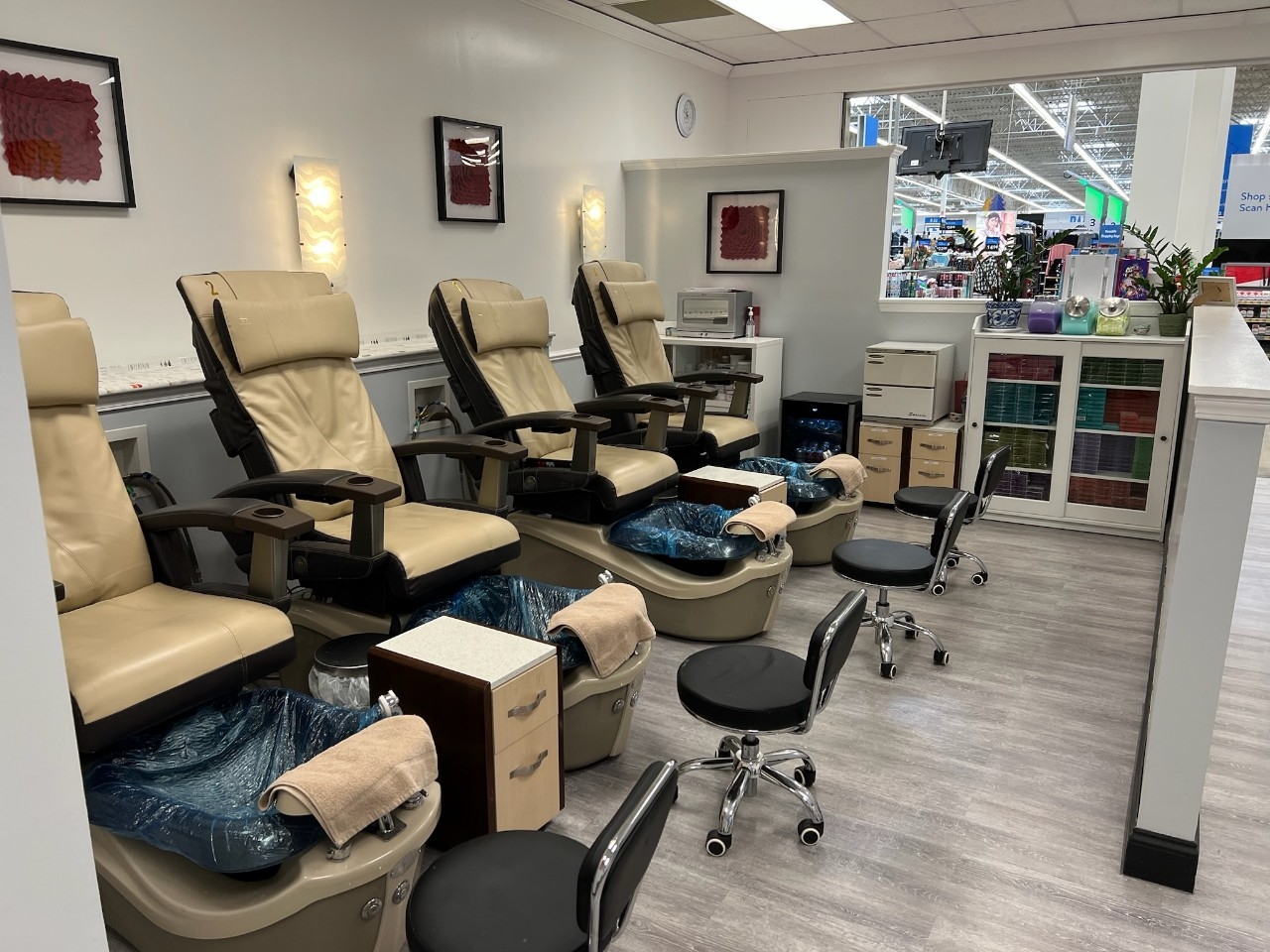 Da vi Nails Inside Wal Mart Supercenter 910 Nail Salon Lake Geneva WI 53147