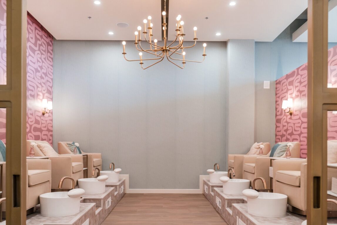 Best Nail Salon