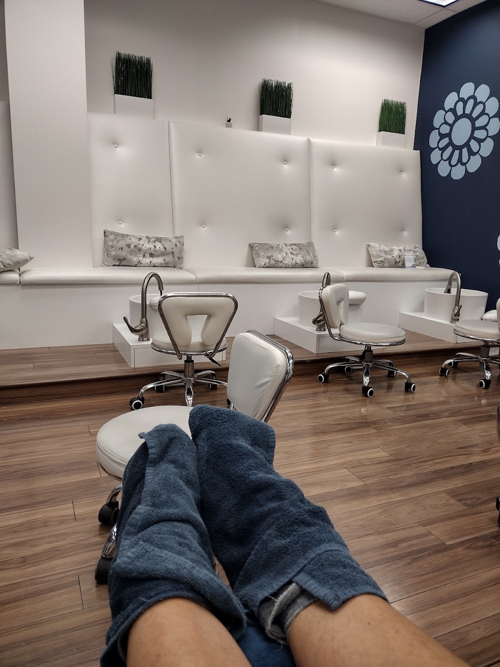 frenchies nail salon