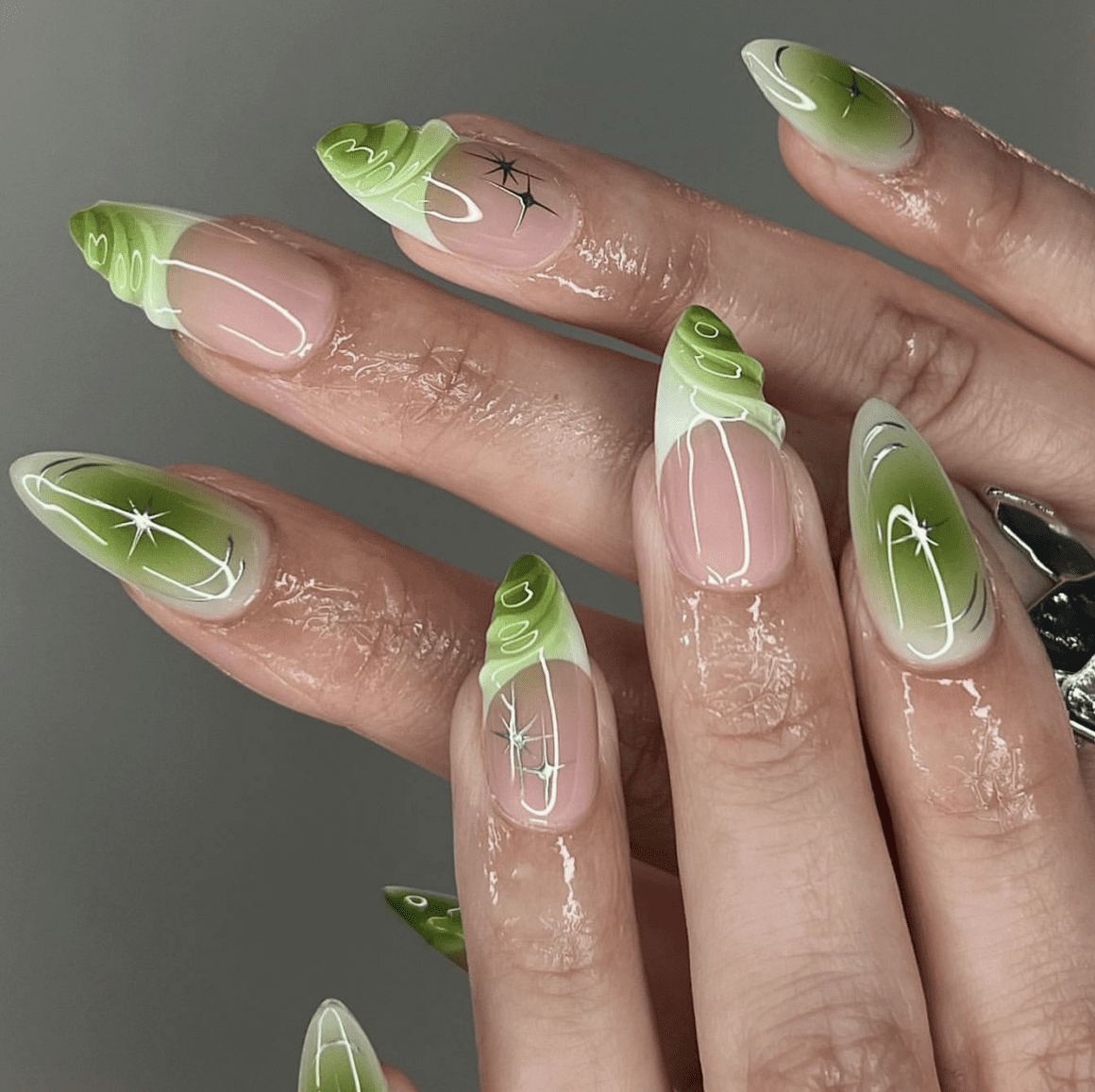 green nail inspo