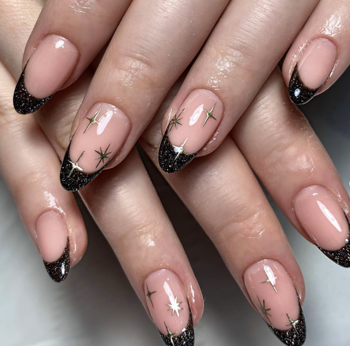 Getting Elegant Everyday With 23 Stylish French Tip Christmas Nail Designs Nailz In Bloom