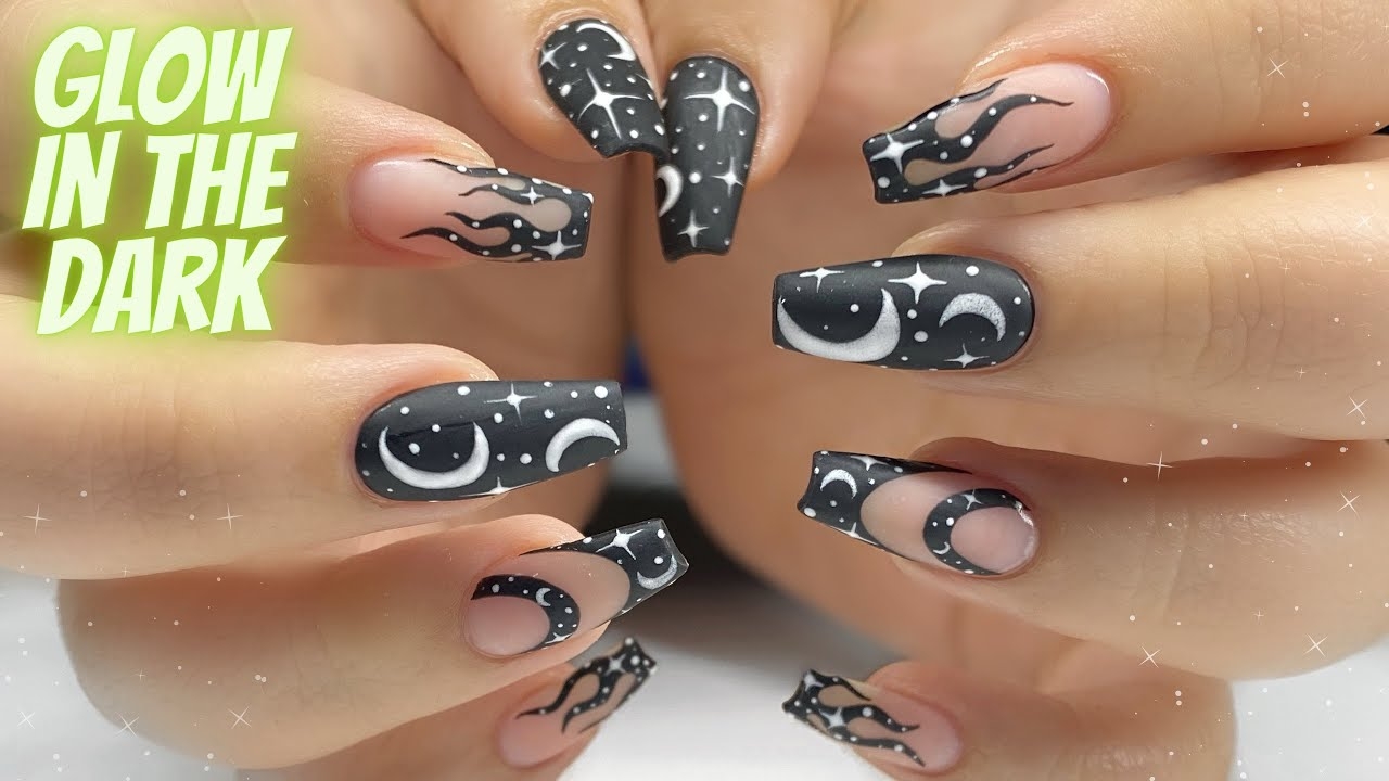 dark nail designs