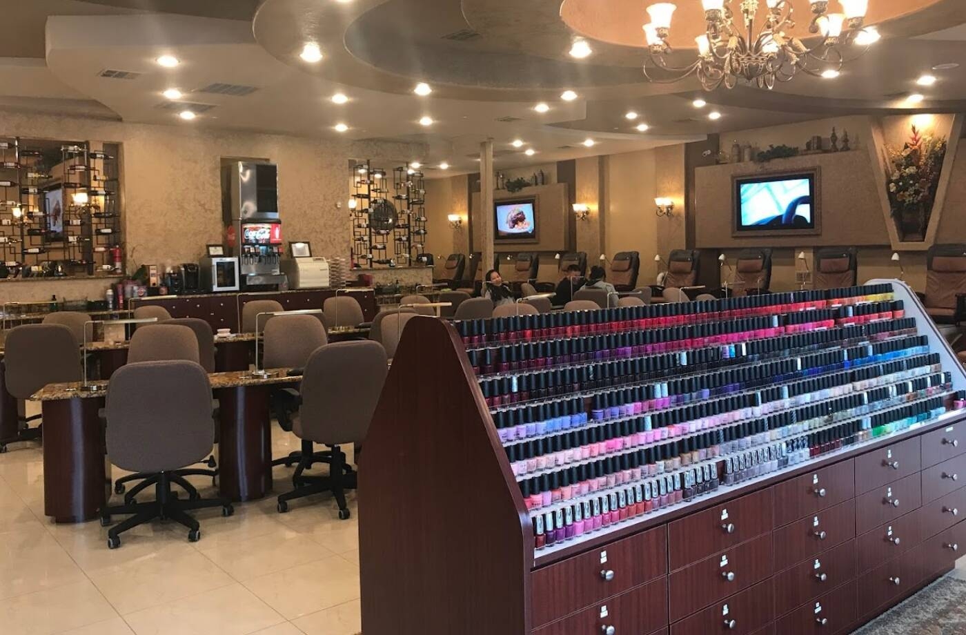 GrandLux Nail Salon Main Street Village
