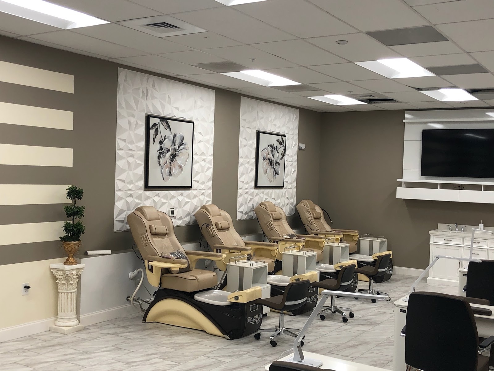 happy nail salon