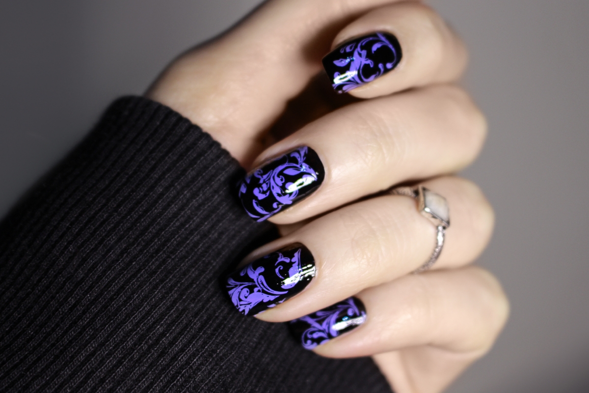 nail designs gothic