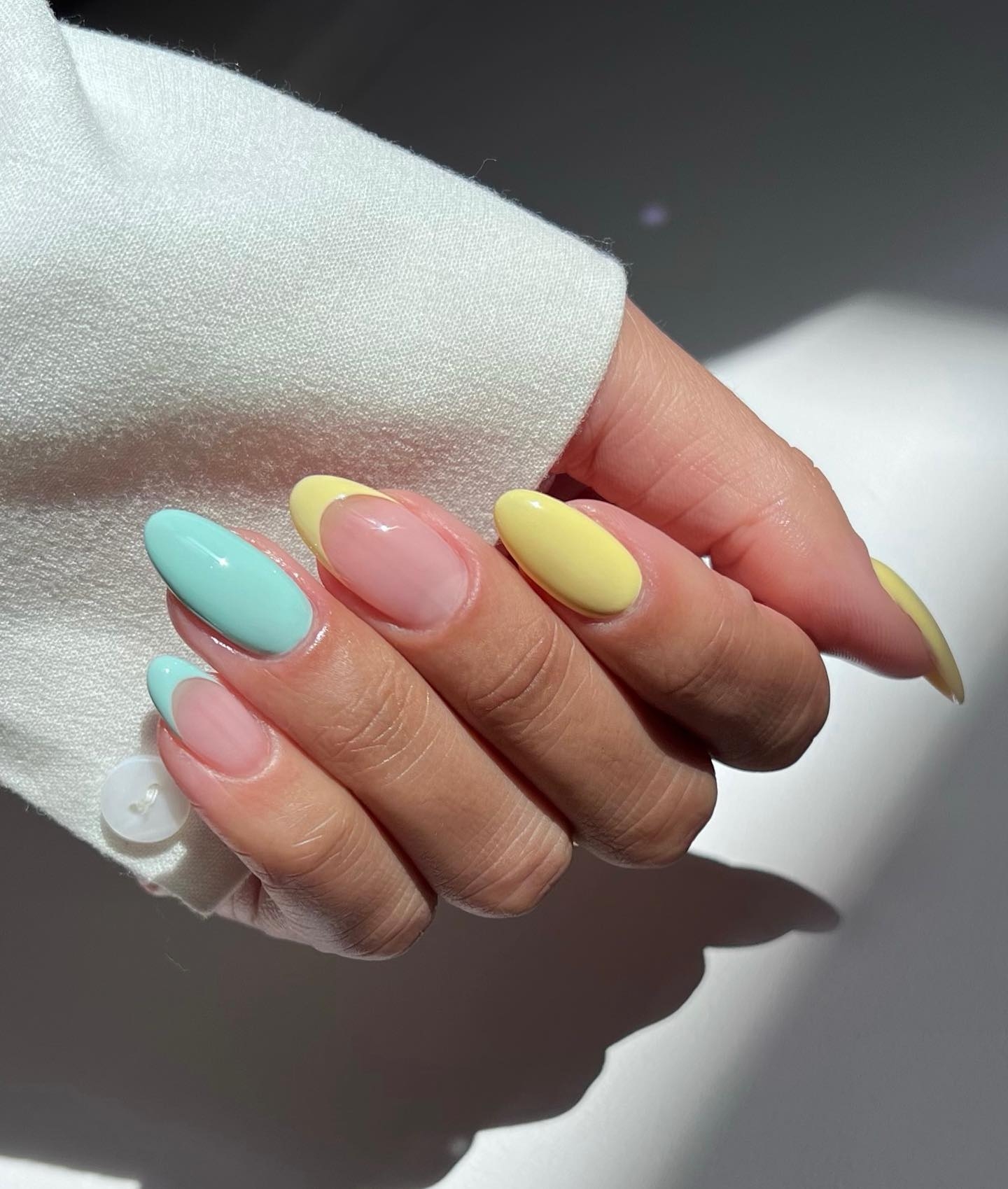 I m Saving These Yellow Nail Designs For My Next Salon Trip Who What Wear