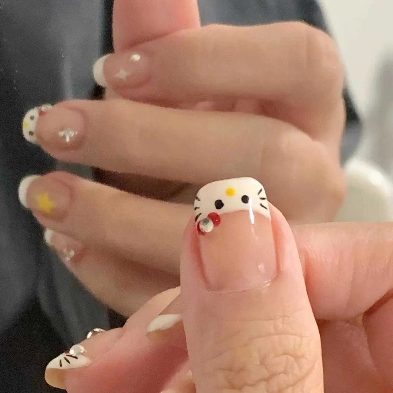 cat design on nails