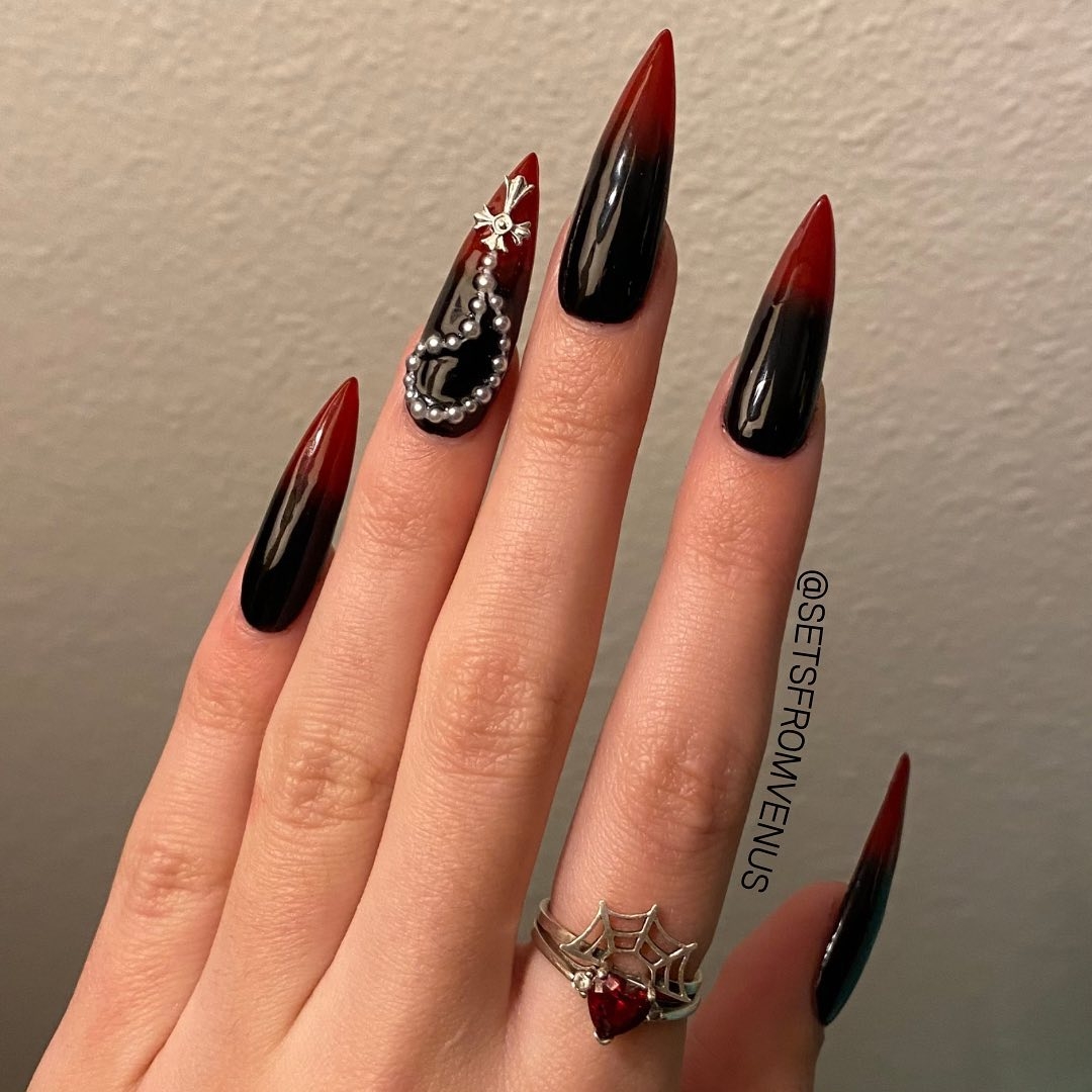black and red nail inspo
