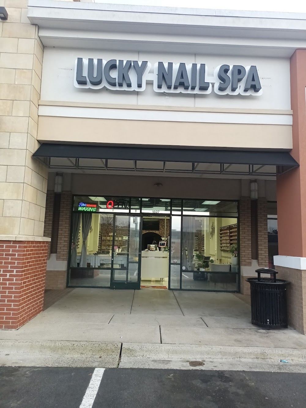 lucky nail salon