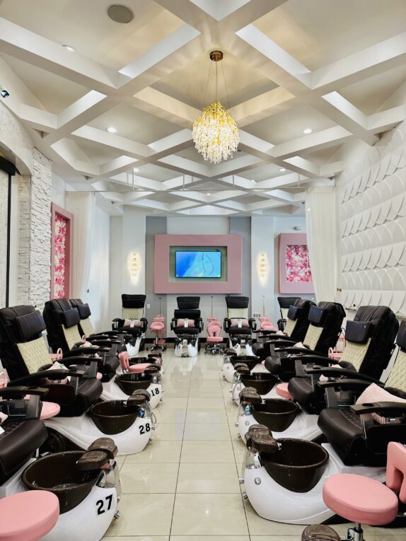 La Nail Salon