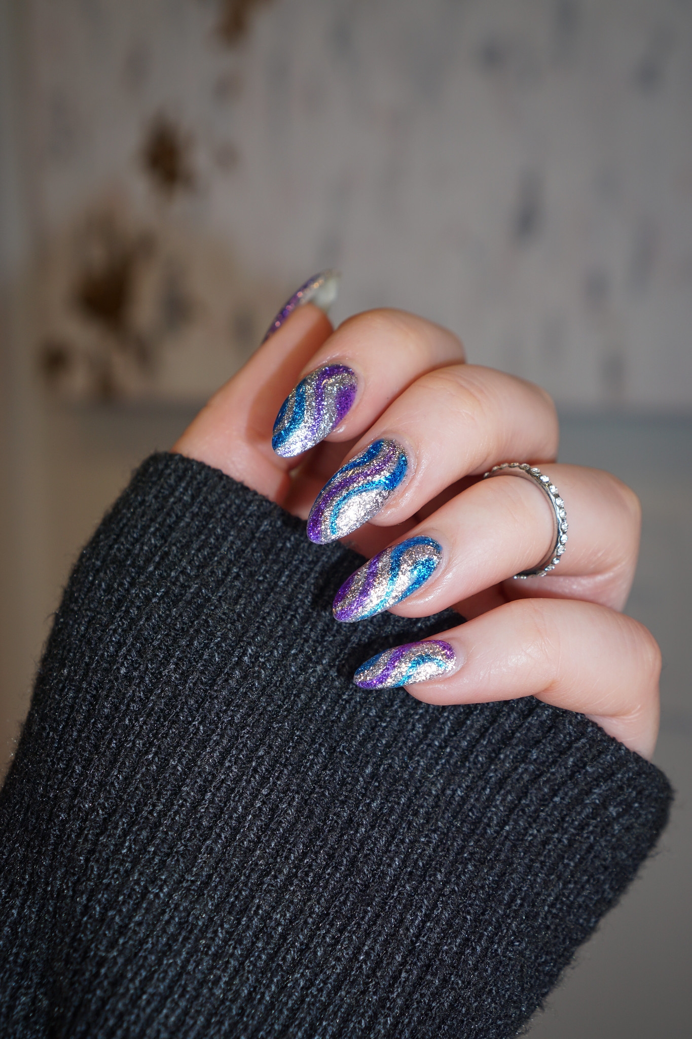 sparkly nail designs