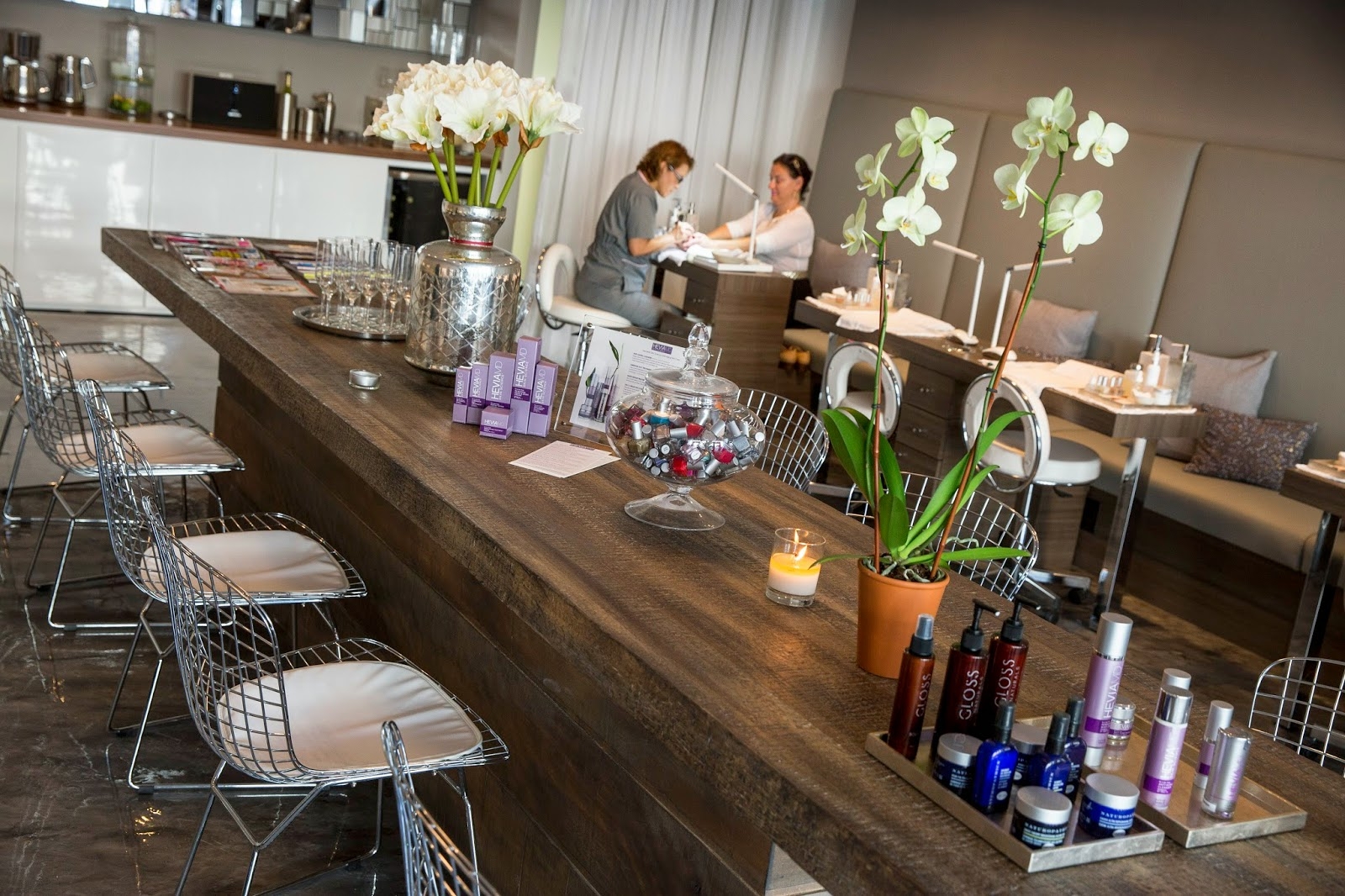 Miami s First Organic Nail Bar Kelly Saks