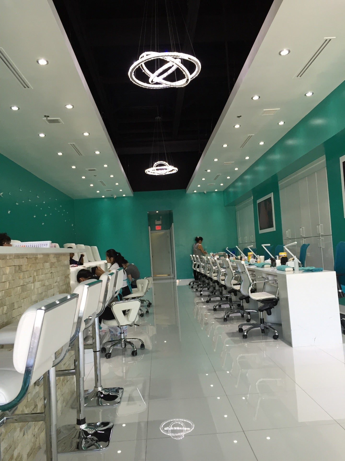 Mint Nails And Spa Lounge 5149 Country Hills Blvd Nw Calgary Alberta T3A 5K8 CA MapQuest