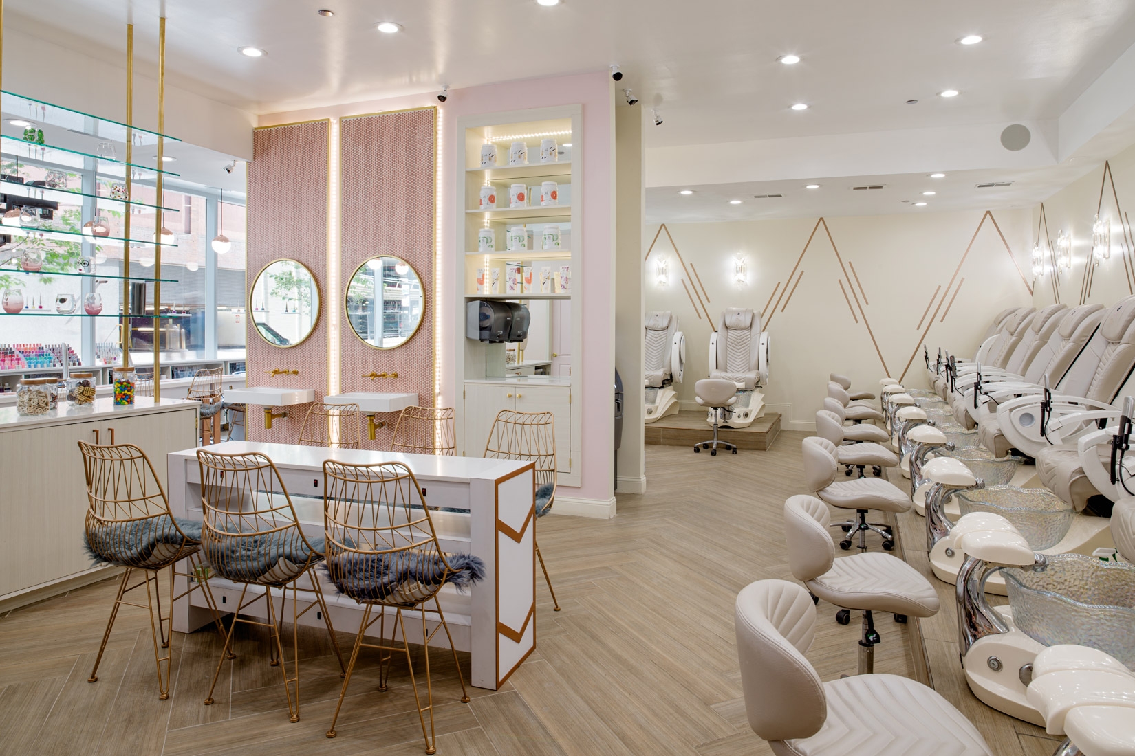 Nail Salon 60611 Bedazzled Nails Spa Of Chicago Illinois Gel Manicure Dipping Powder Organic Pedicure Acrylic Waxing