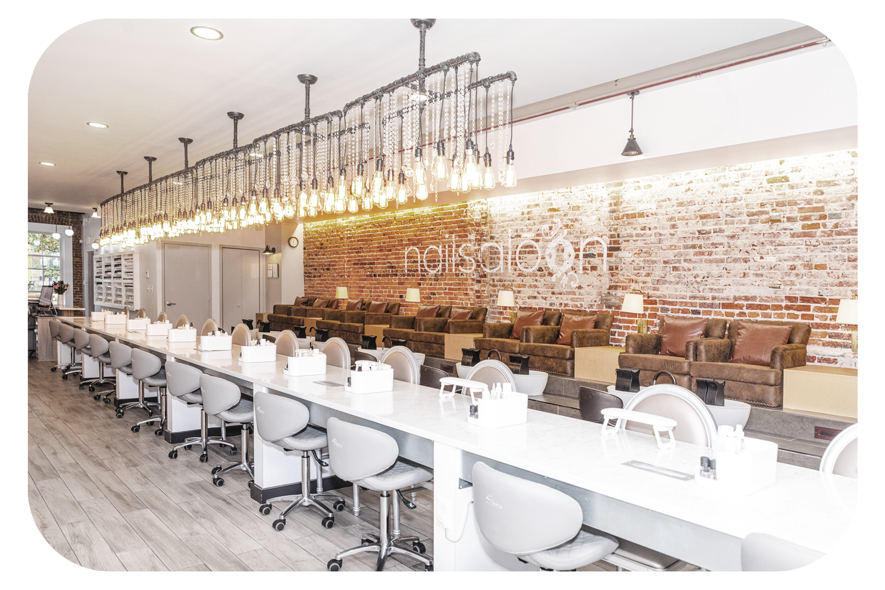 Nailsaloon