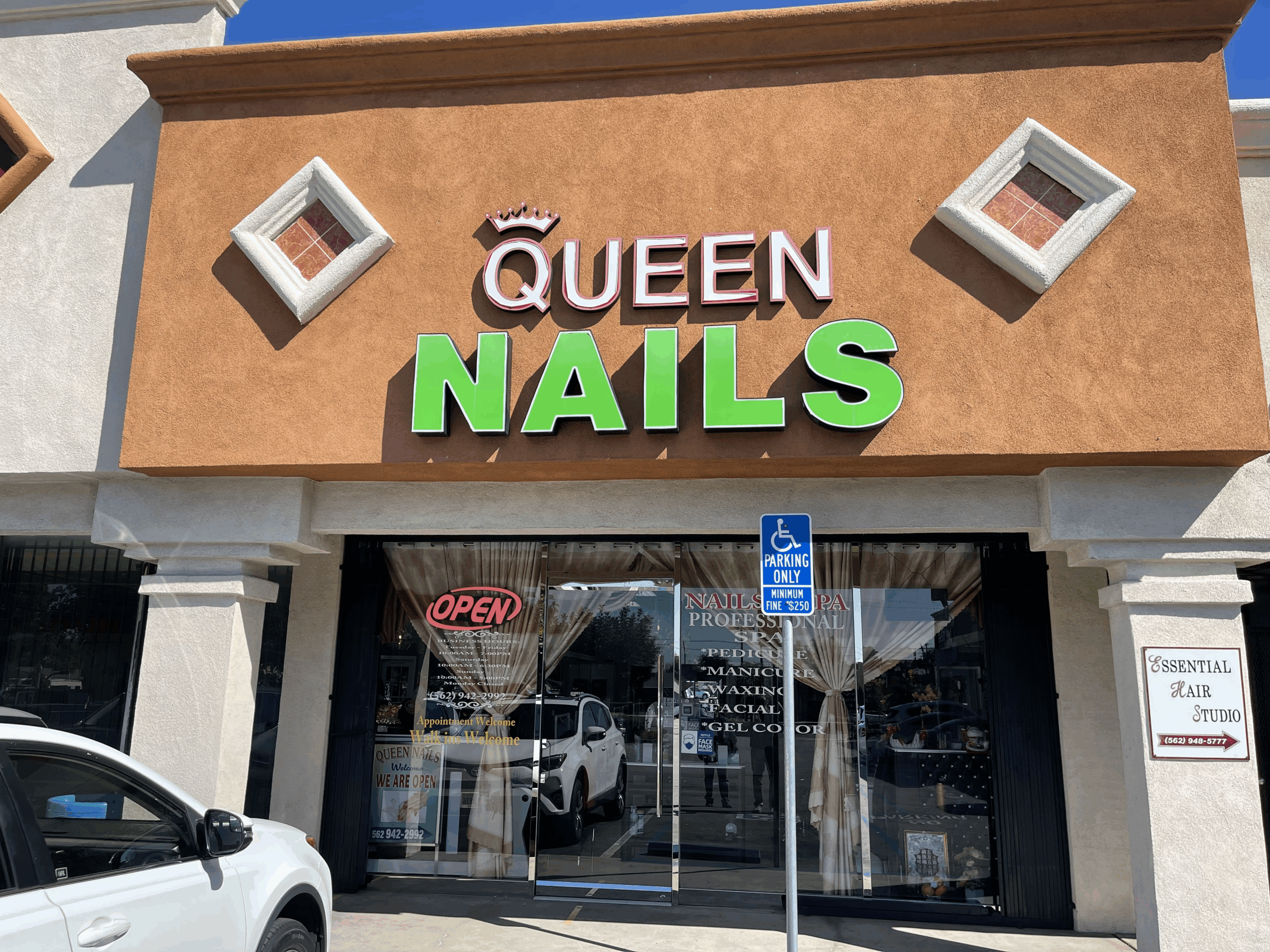 Queen Nails