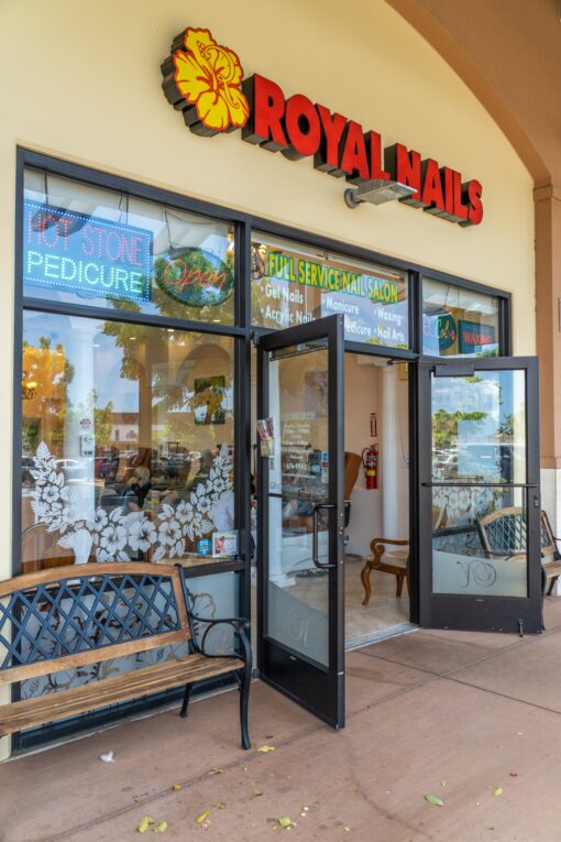Royal Nails Kapolei Commons