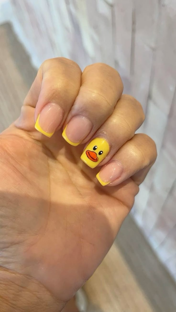 Simple Duck Nail Art 