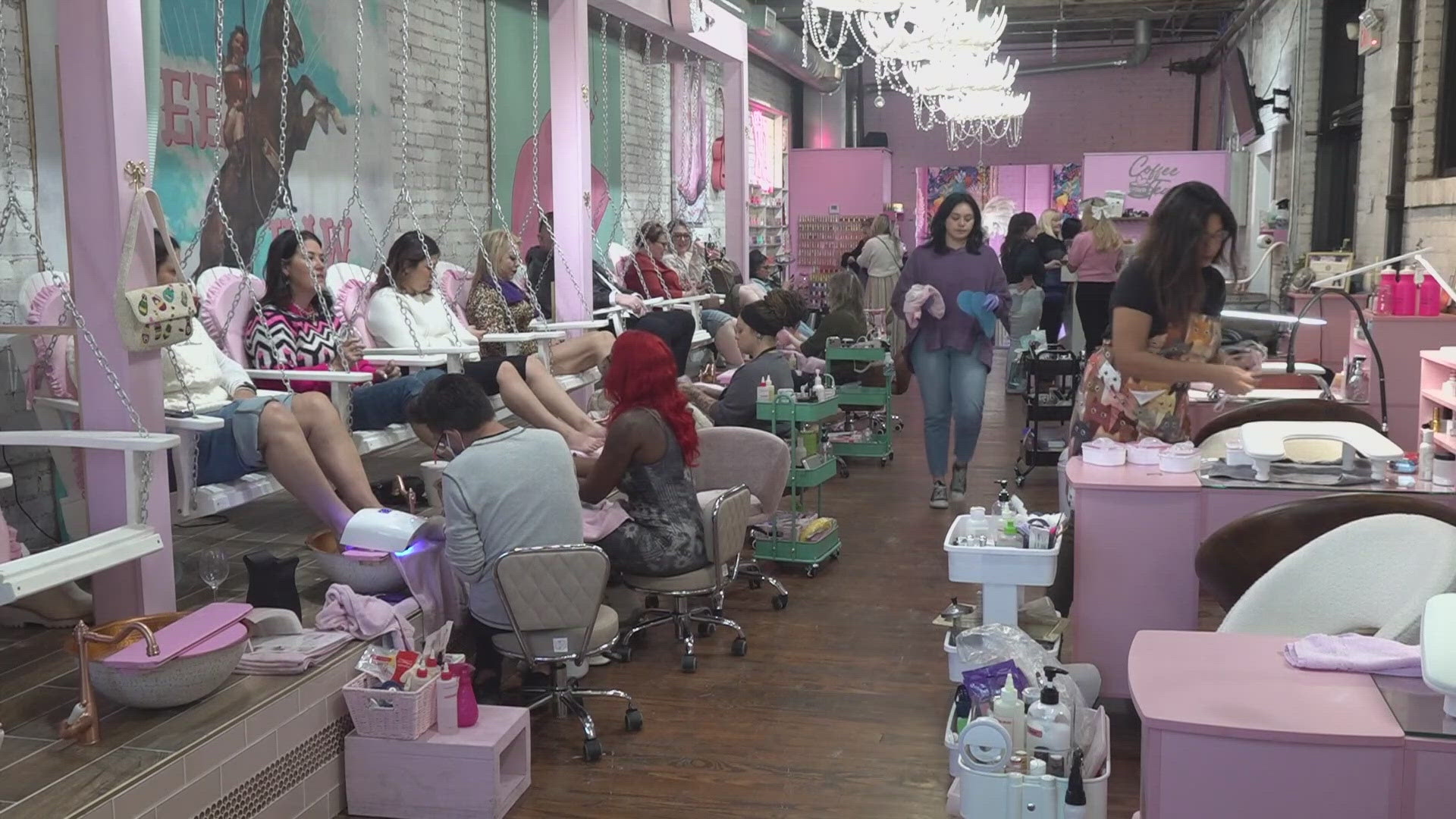 Southern Swings Nail And Wine Bar Offers Unique Experience In Waco Kcentv