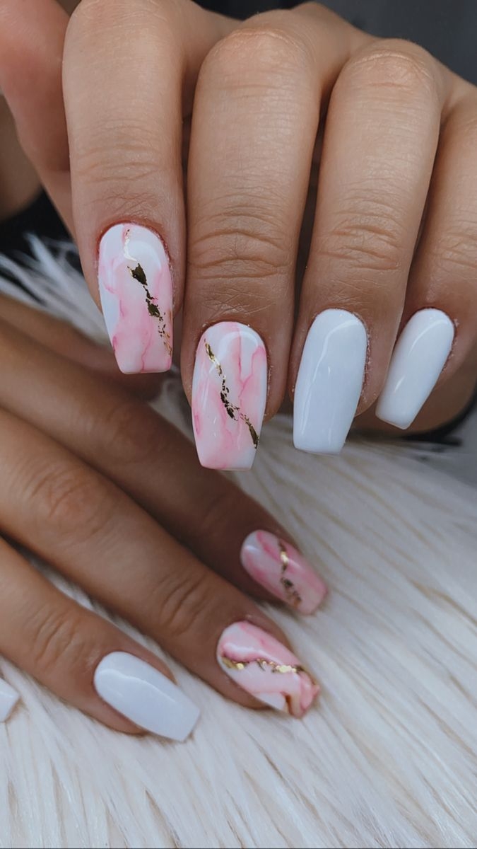 Summer Nails Pink And White Marble 